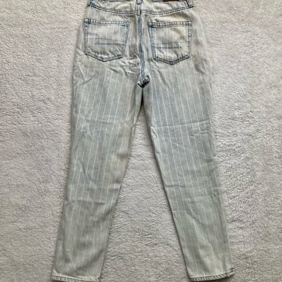 American Eagle High Rise Mom Jeans - Picture 3 of 6